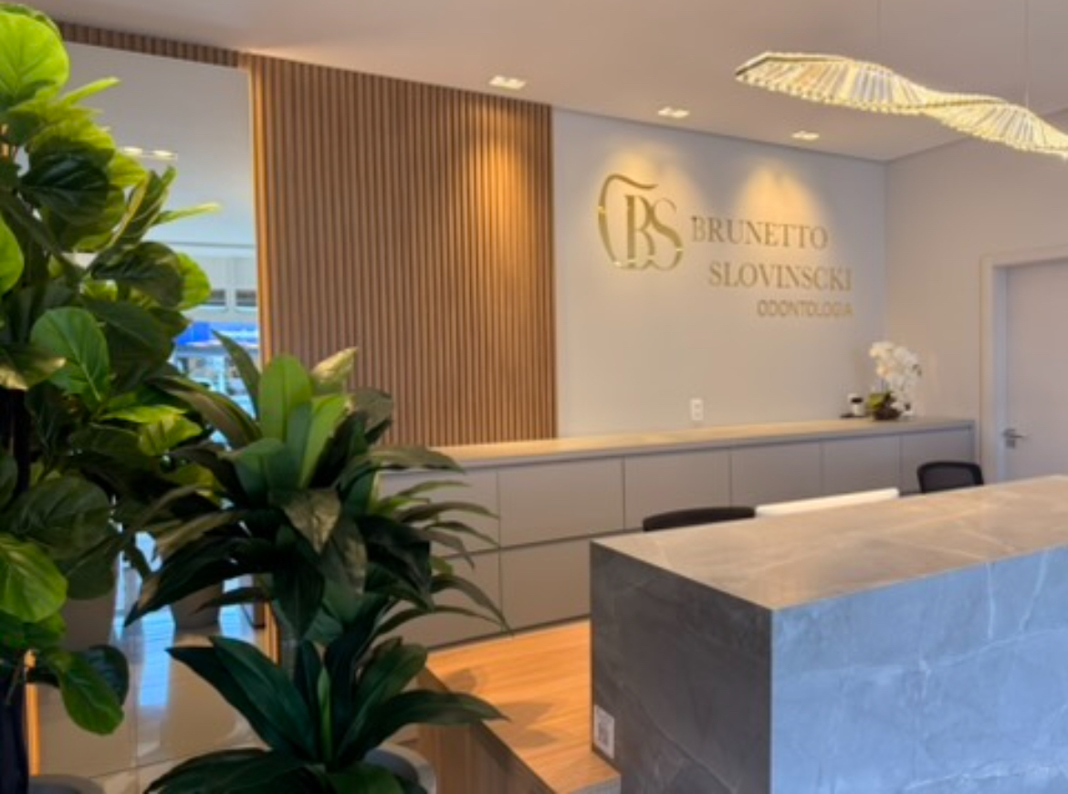 Recepção Brunetto Slovinscki Odontologia